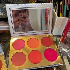 Jaclyn cosmetic blush palette